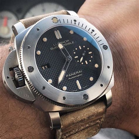 panerai central watch